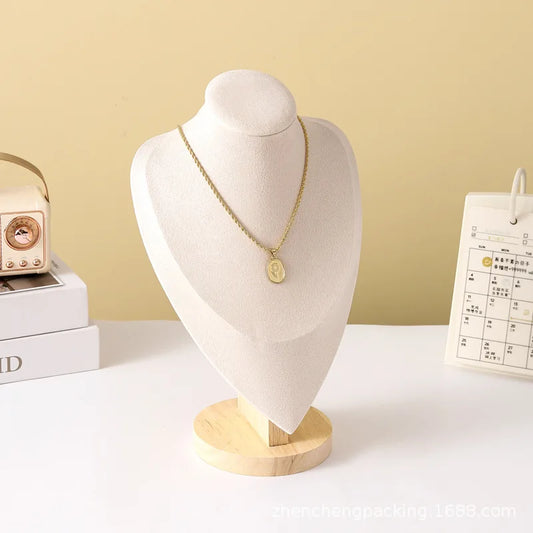Rangement bijoux buste collier